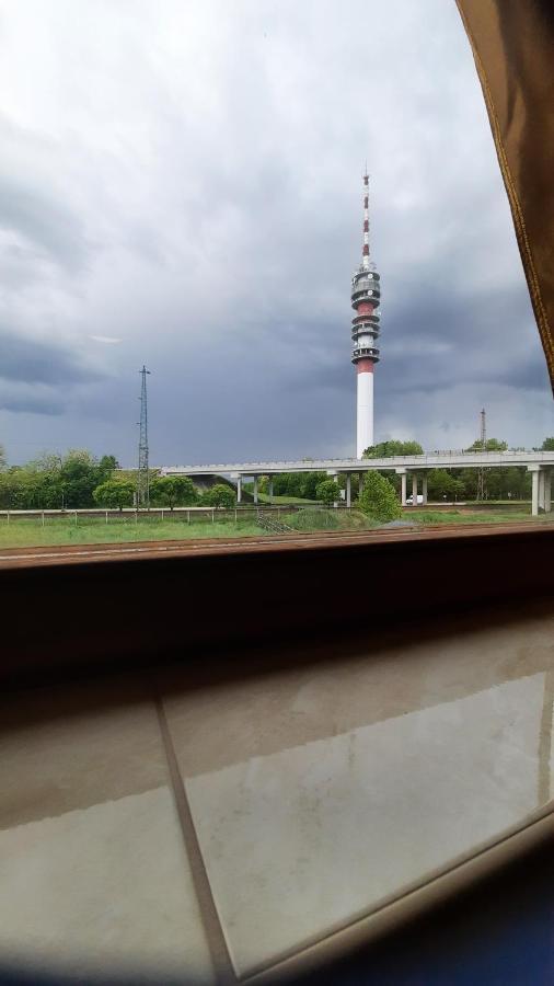 Torony Lovarda Maganszallas Kiskunfelegyhaza Ngoại thất bức ảnh
